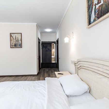 Opera House Apartment 3 リヴィウ エクステリア 写真